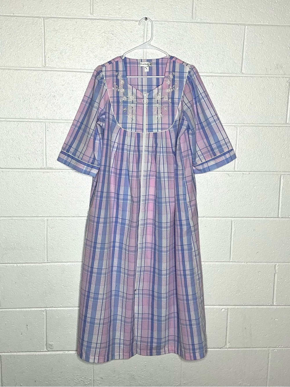< Miss Elaine Vintage Pastel Plaid Pattern Zip Front Robe/Nightgown >
